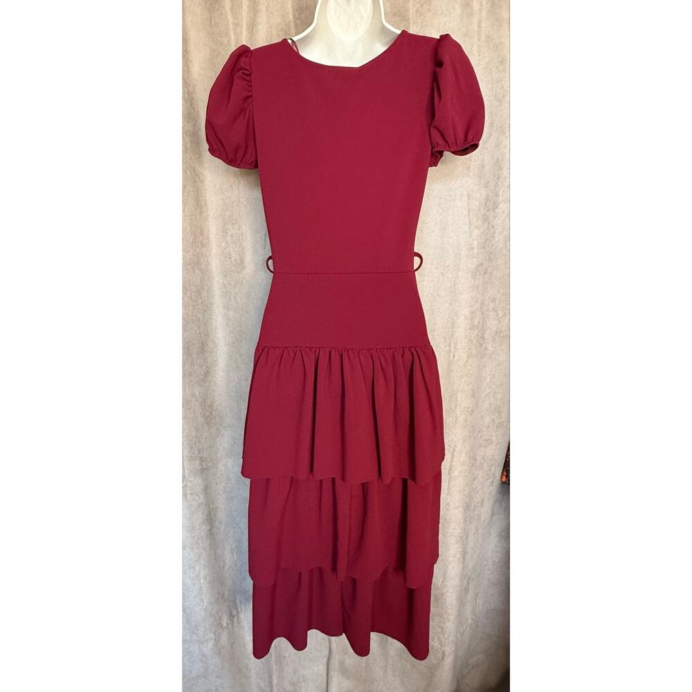 Quiz Wine Cap Sleeve Crepe Tiered Dress 4 NWT - Picture 4 of 6